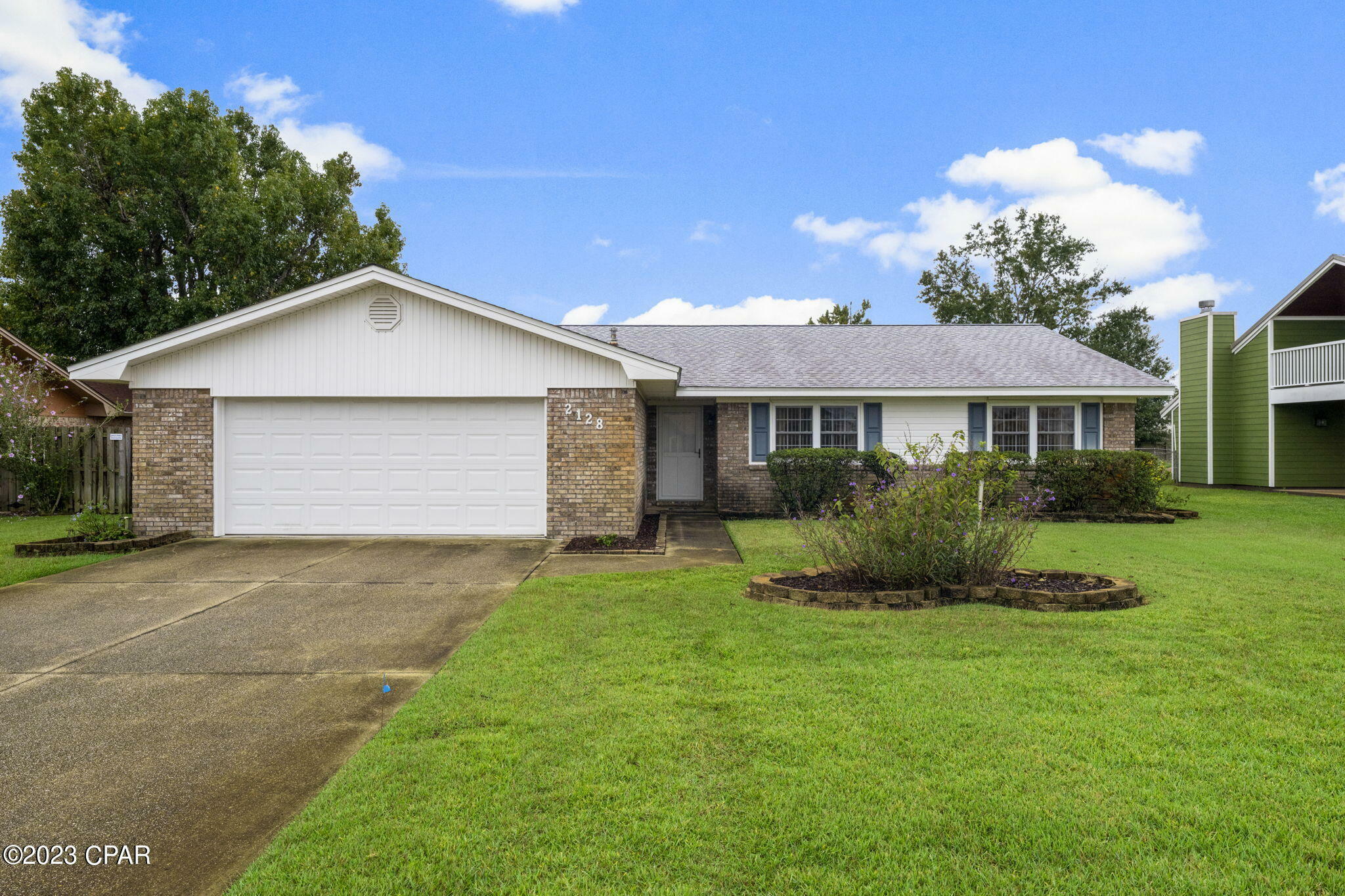 Property Photo:  2128 Shamrock Lane  FL 32444 