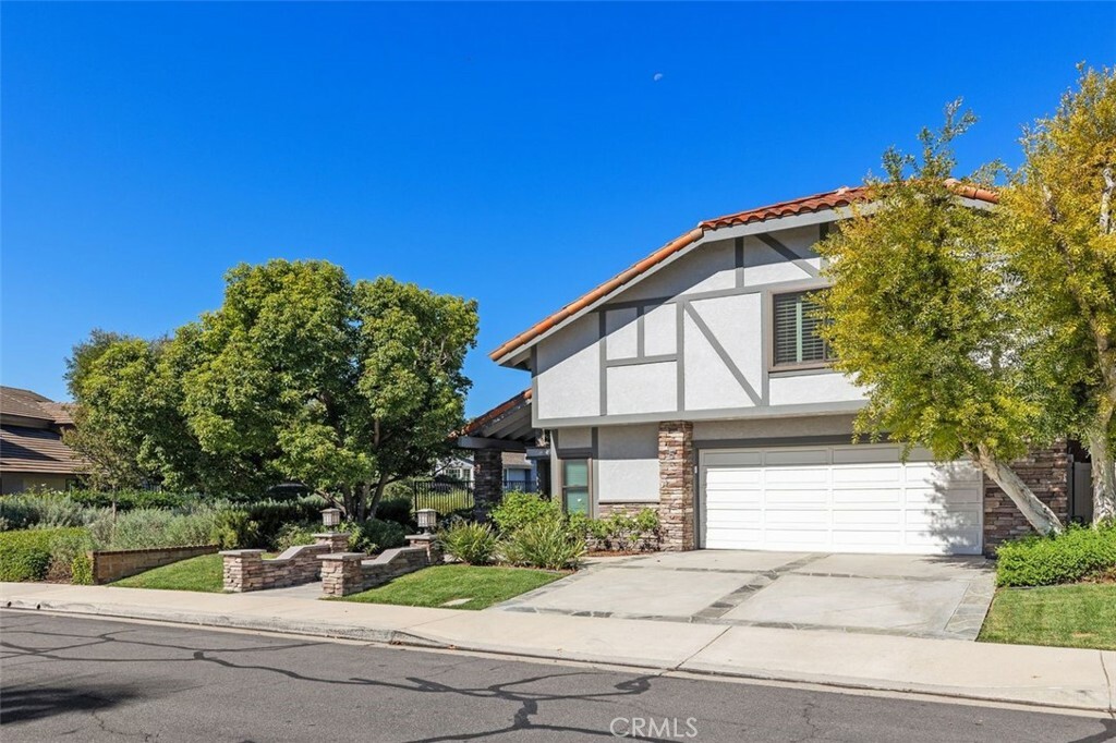 Property Photo: 5 Vispera CA 92620