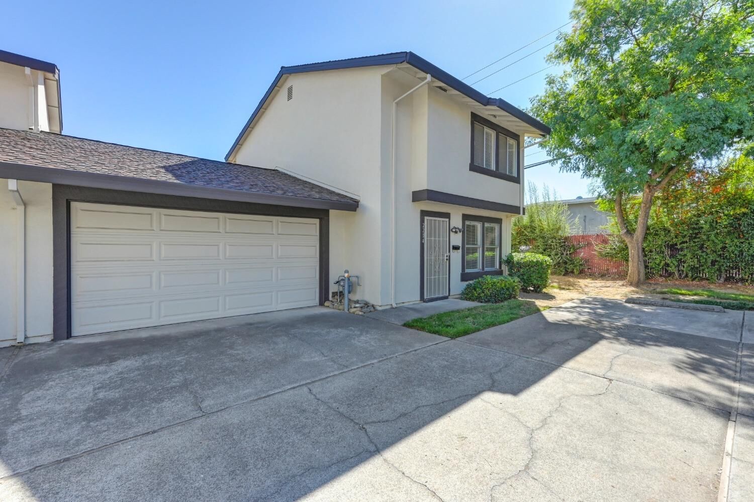 Property Photo: 2204 Kimwood Lane CA 95670