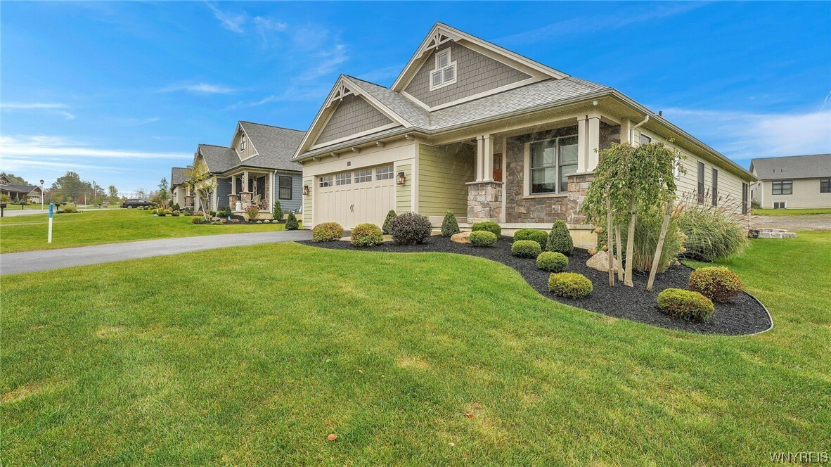 Property Photo:  13 Aurora Mills Drive  NY 14052 