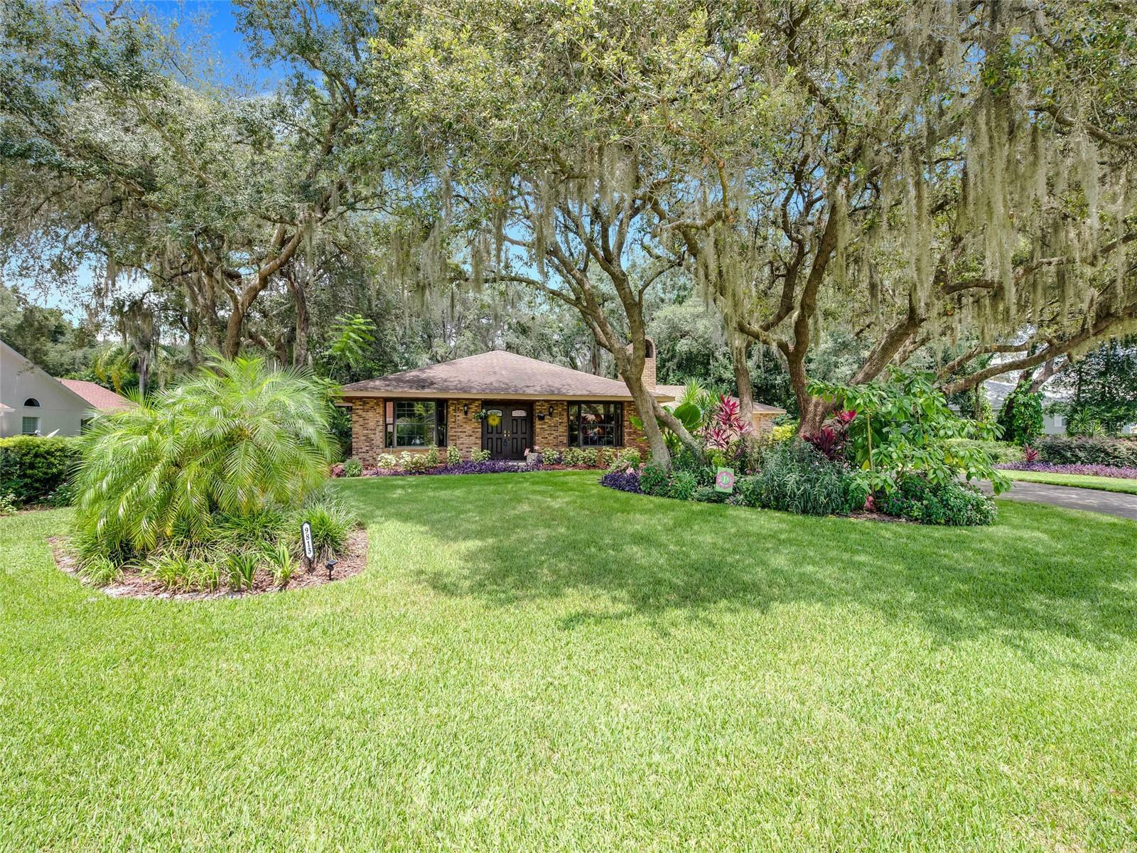 Property Photo:  9813 Fairway Circle  FL 34788 