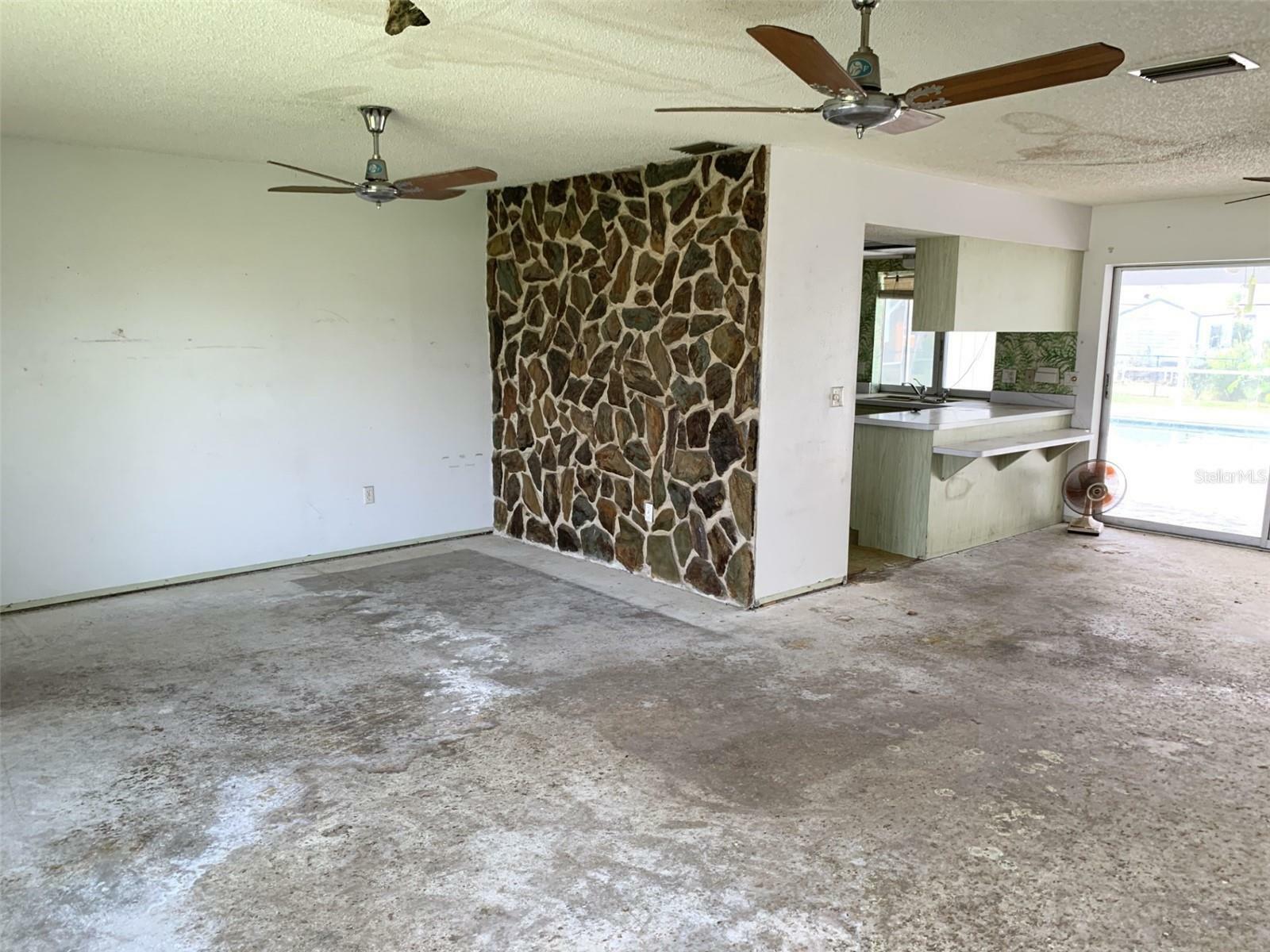 Property Photo:  22433 Lacombe Avenue  FL 33952 