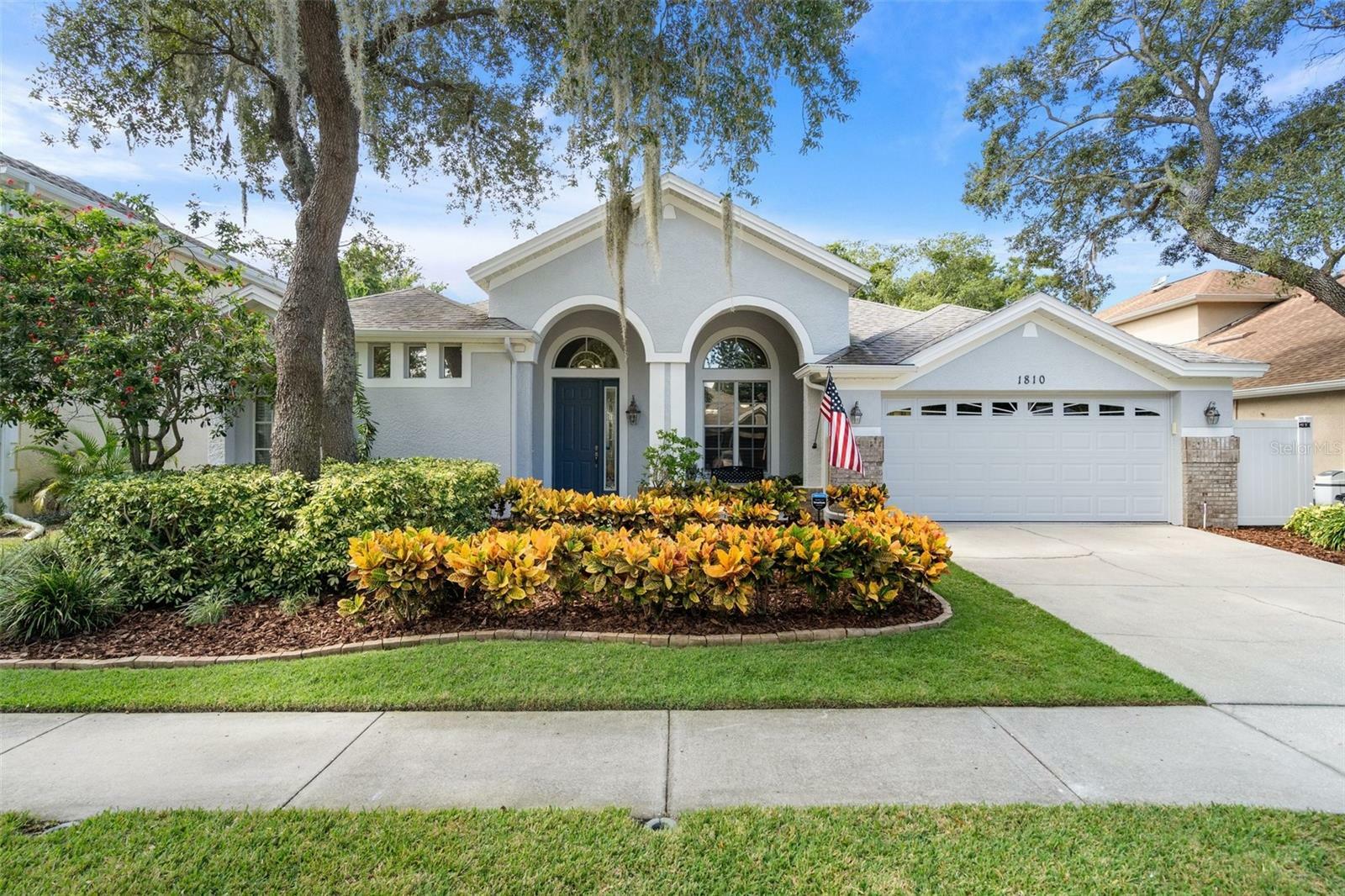 Property Photo:  1810 Longview Lane  FL 34689 