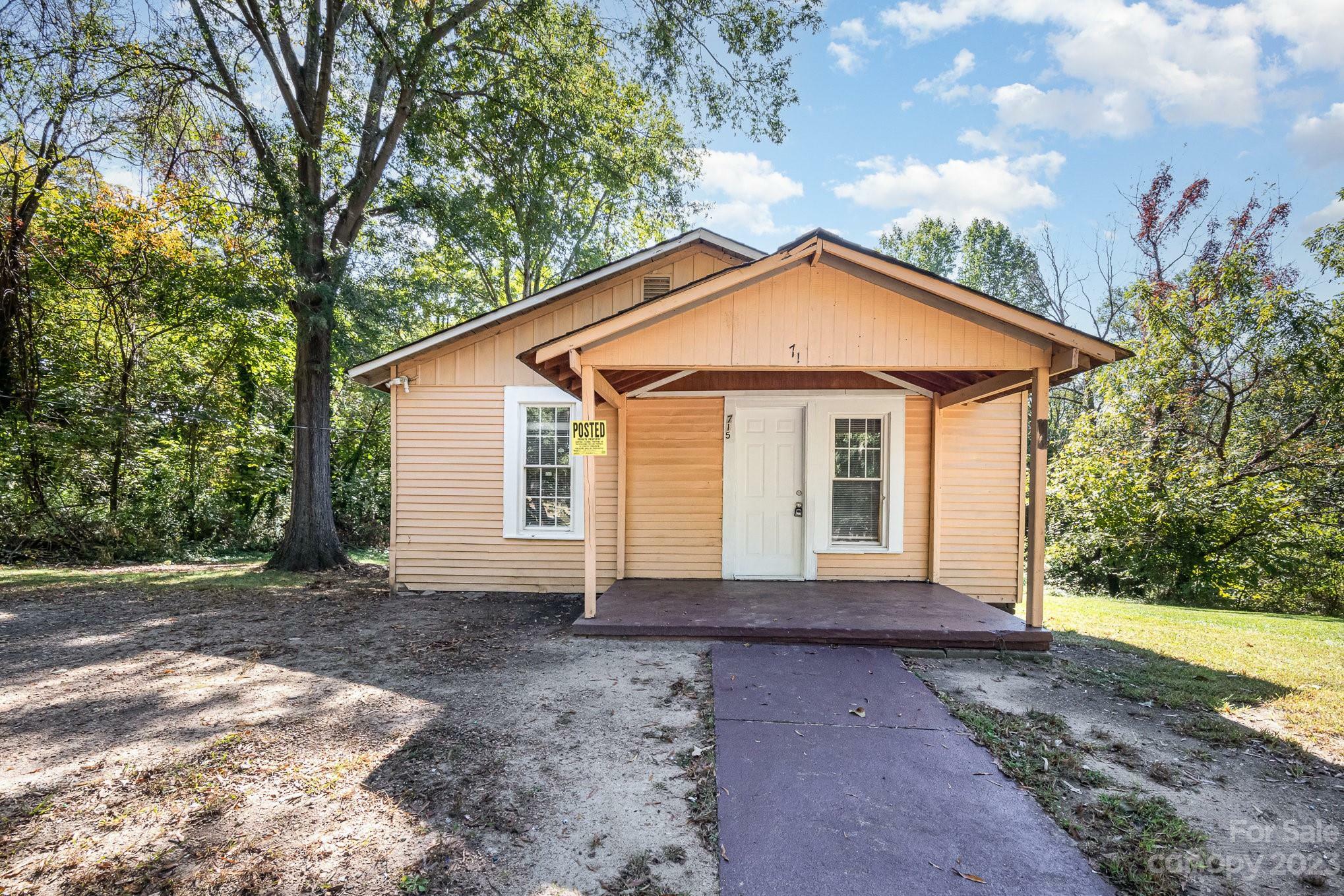 Property Photo:  715 Newbern Avenue  NC 28677 