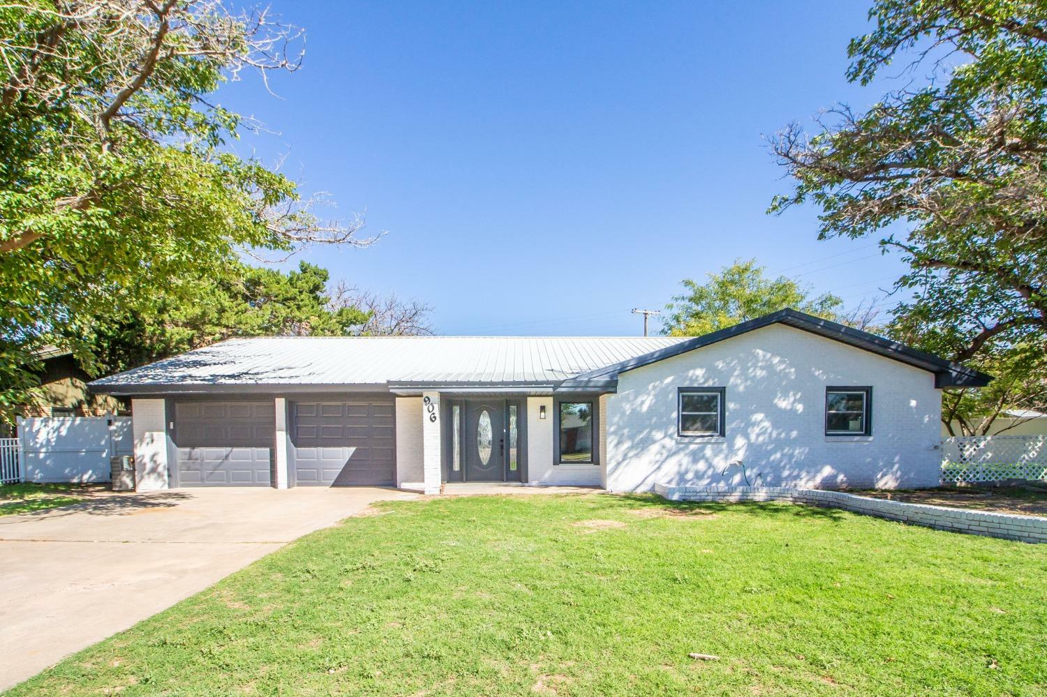 Property Photo:  906 Adrian Street  TX 79403 