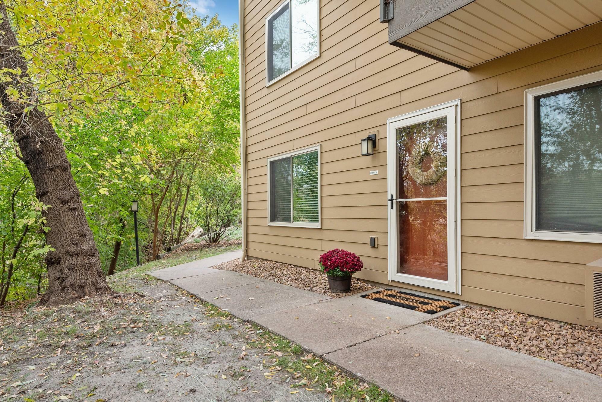 Property Photo:  2050 Ridge Drive 16  MN 55416 