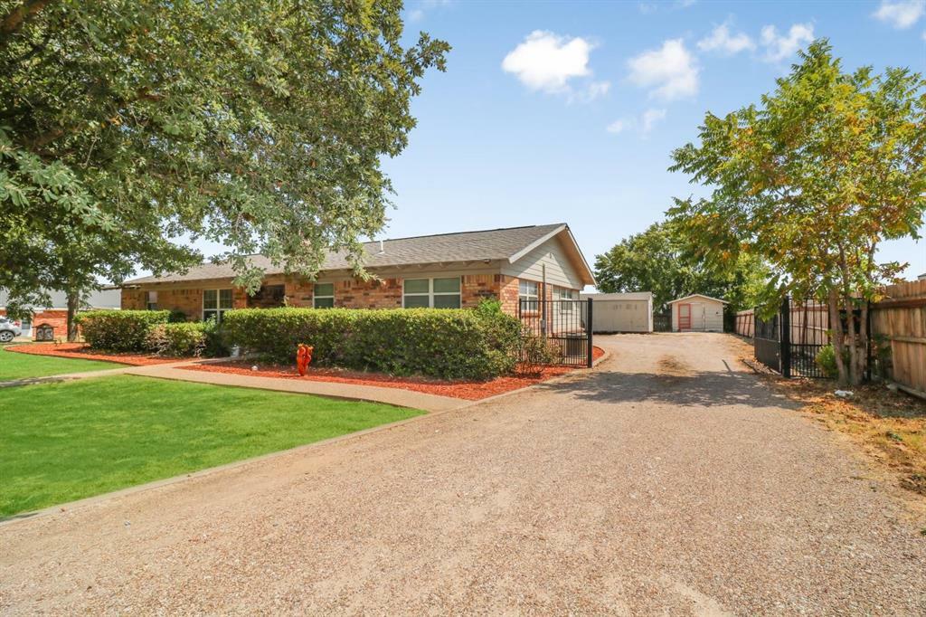 Property Photo: 103 S Elm Street TX 76055