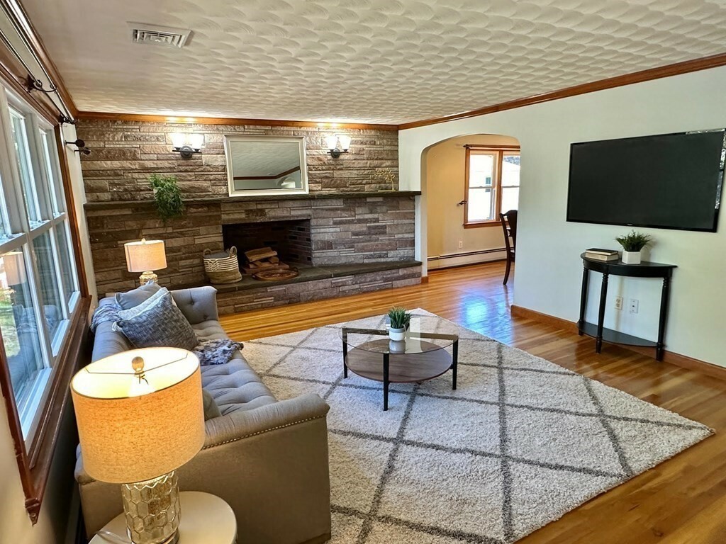 Property Photo: 31 Lawrence Ln MA 02421