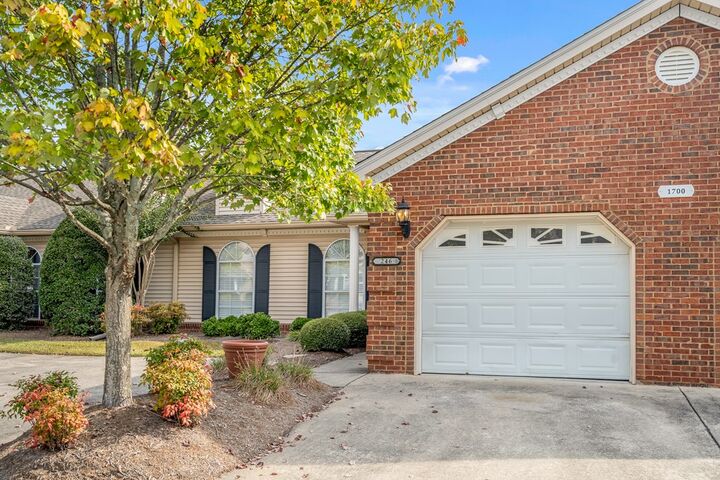 2 bed Dalton home for sale 1700 West Oak Drive, Dalton, GA 30721
