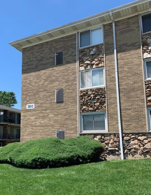 Property Photo: 3910 W 115th Place 2nw IL 60803