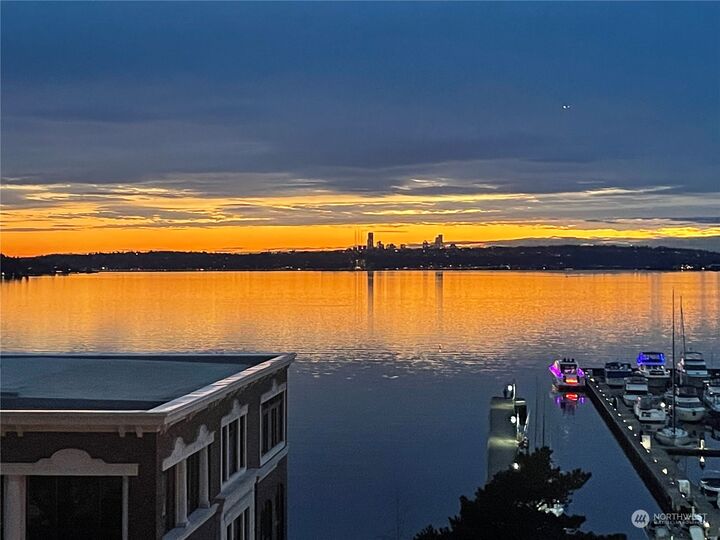 Property Photo:  108 2 Avenue S 301  WA 98033 