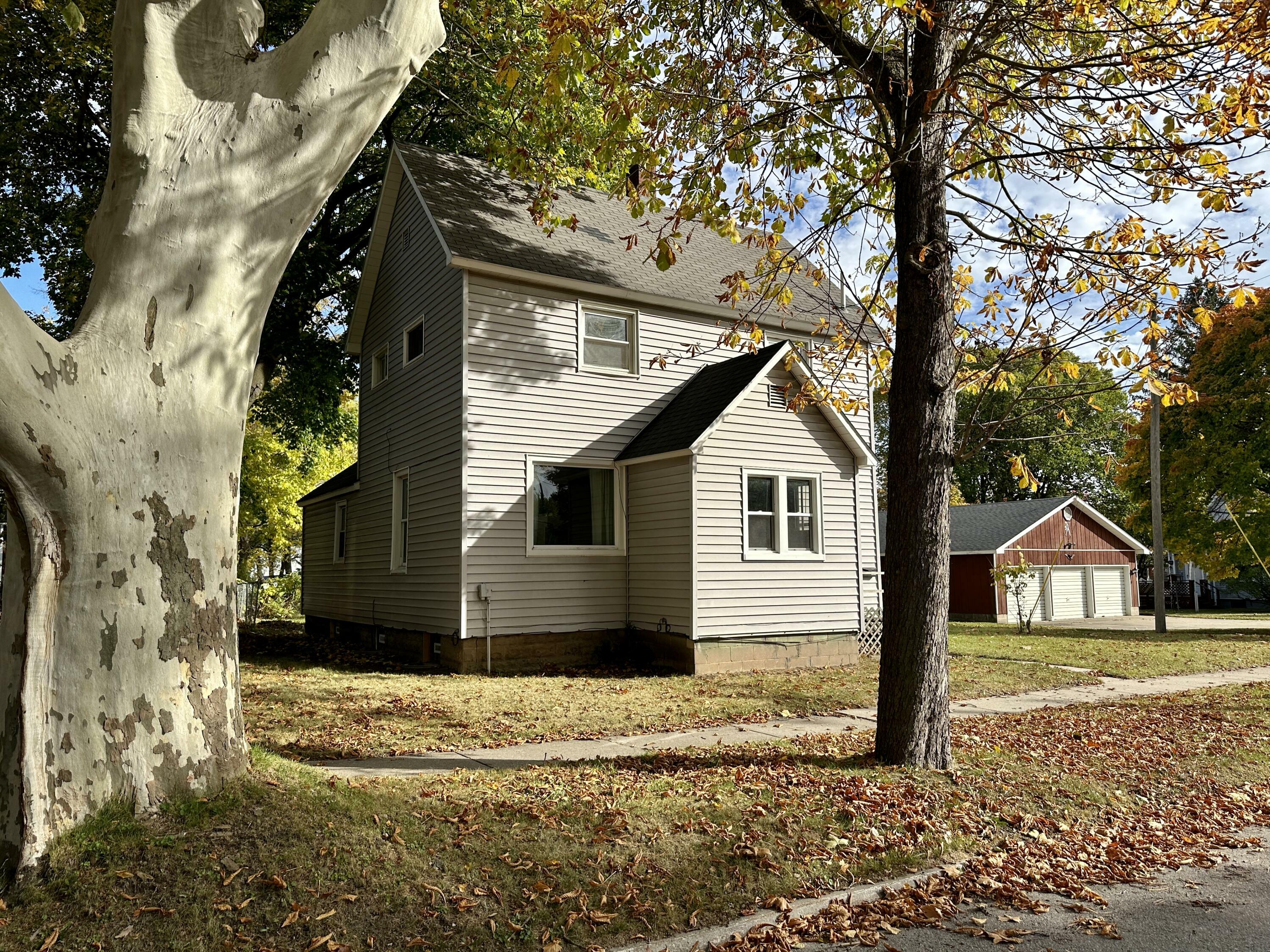 Property Photo:  405 Sibben Street  MI 49660 