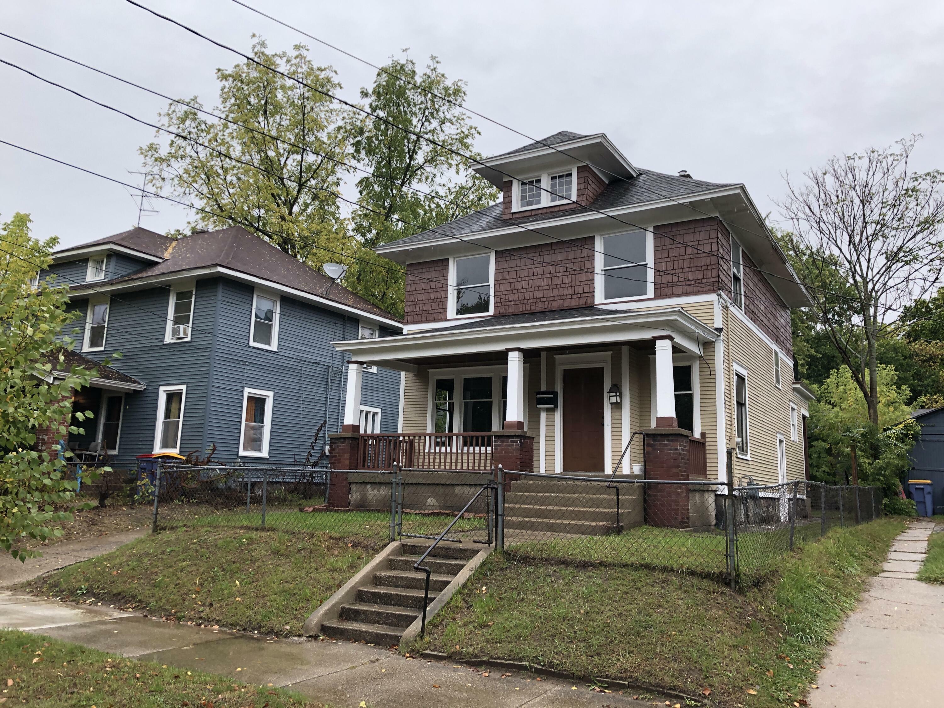 Property Photo:  848 Kalamazoo Avenue SE  MI 49507 