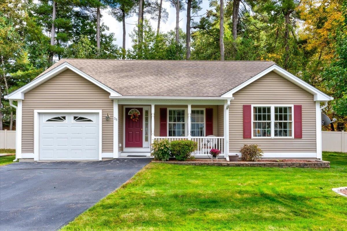 Property Photo:  35 Bowes Circle  NH 03051 