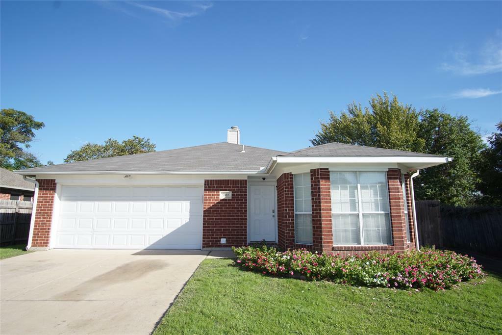 Property Photo:  5905 Stone Meadow Court  TX 76017 