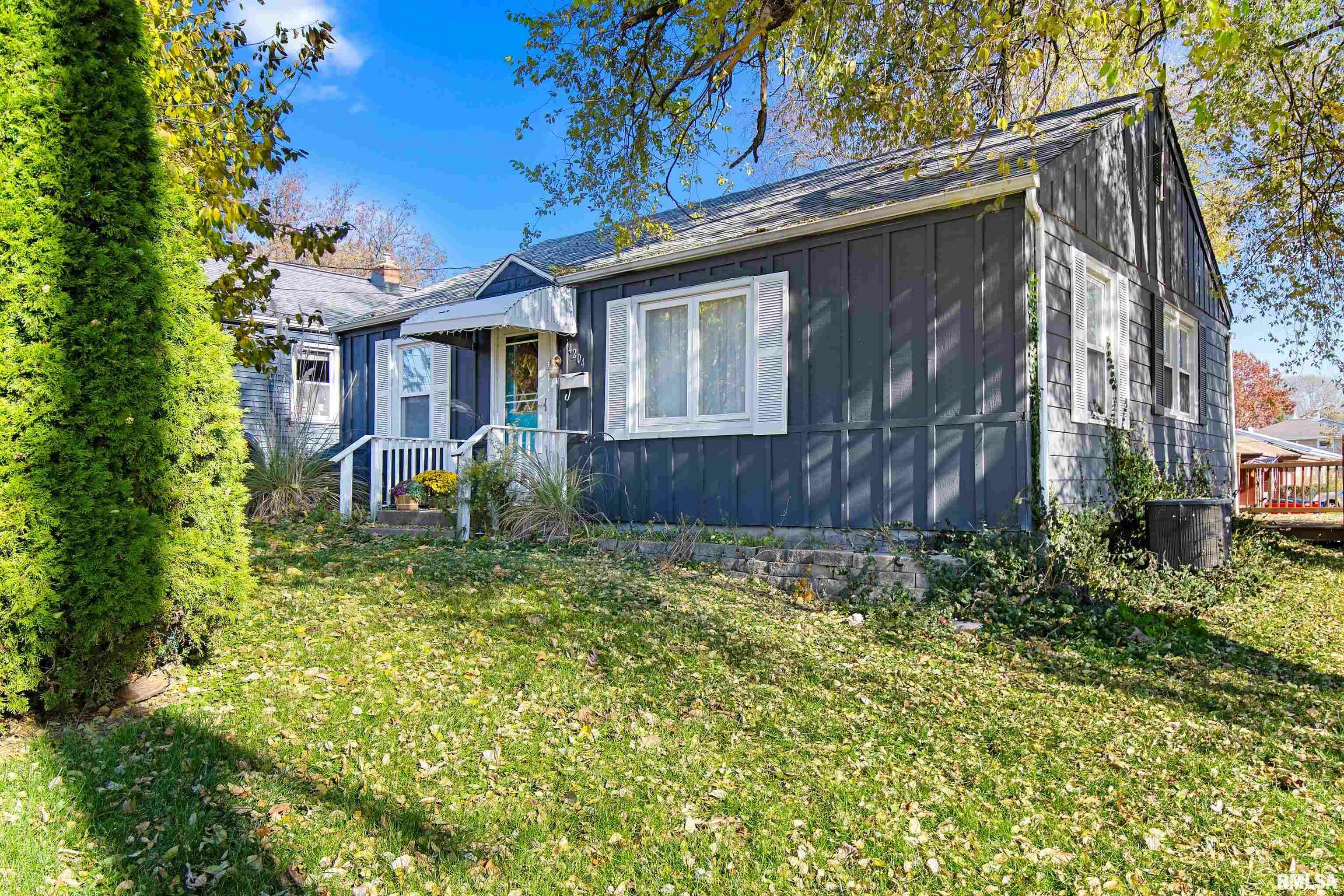 Property Photo:  4204 N Illinois Avenue  IL 61616 