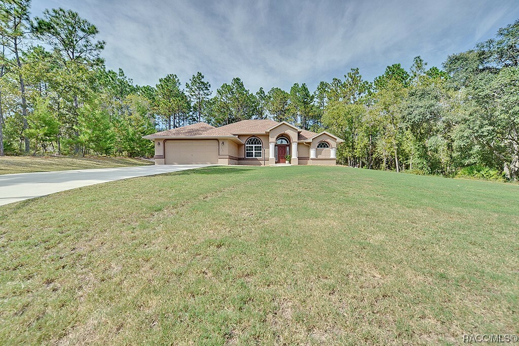 Property Photo:  1777 E Littleton Court  FL 34453 