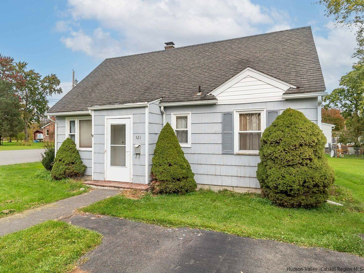 Property Photo:  321 Grandview  NY 12414 