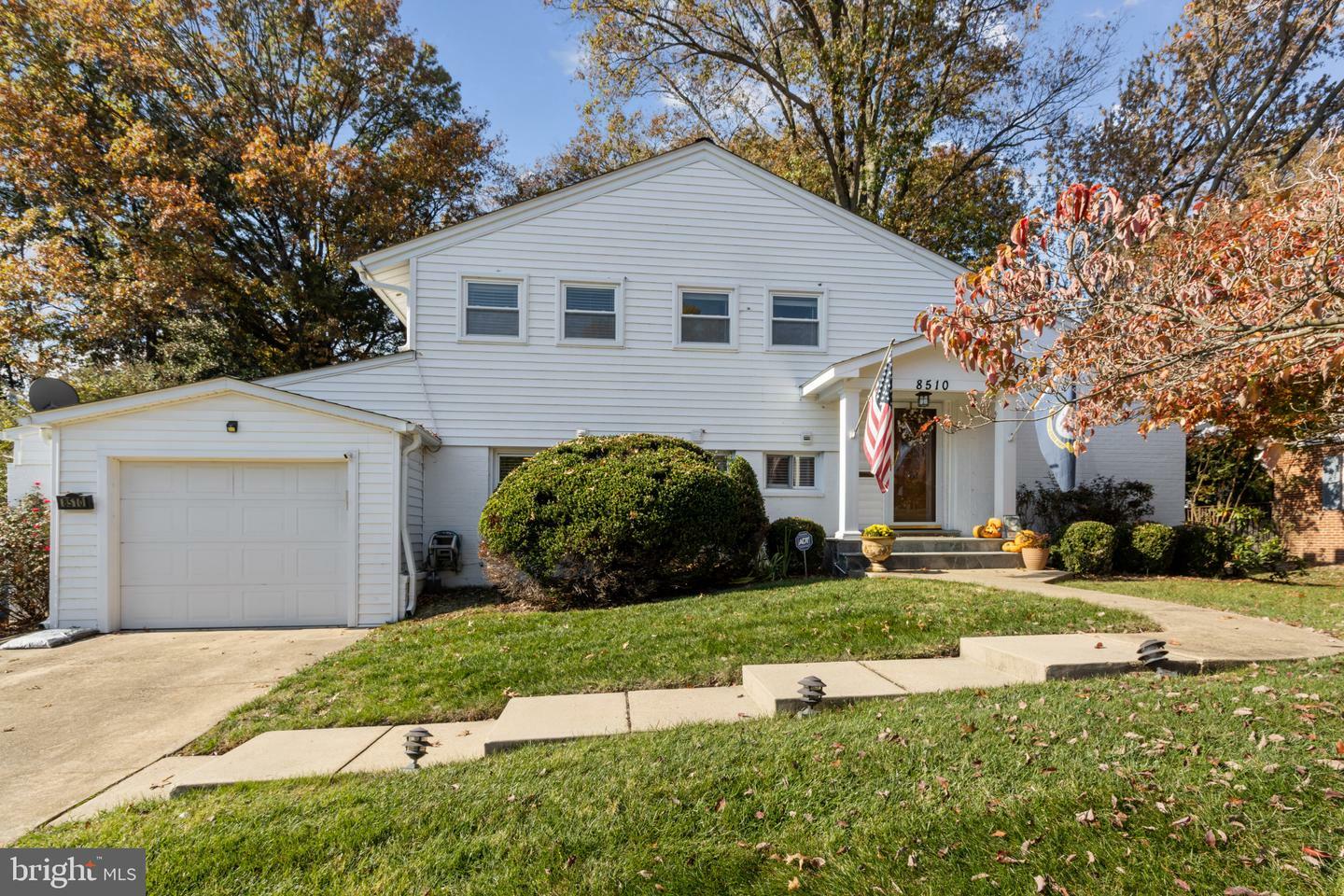 Property Photo: 8510 Crown Place VA 22308