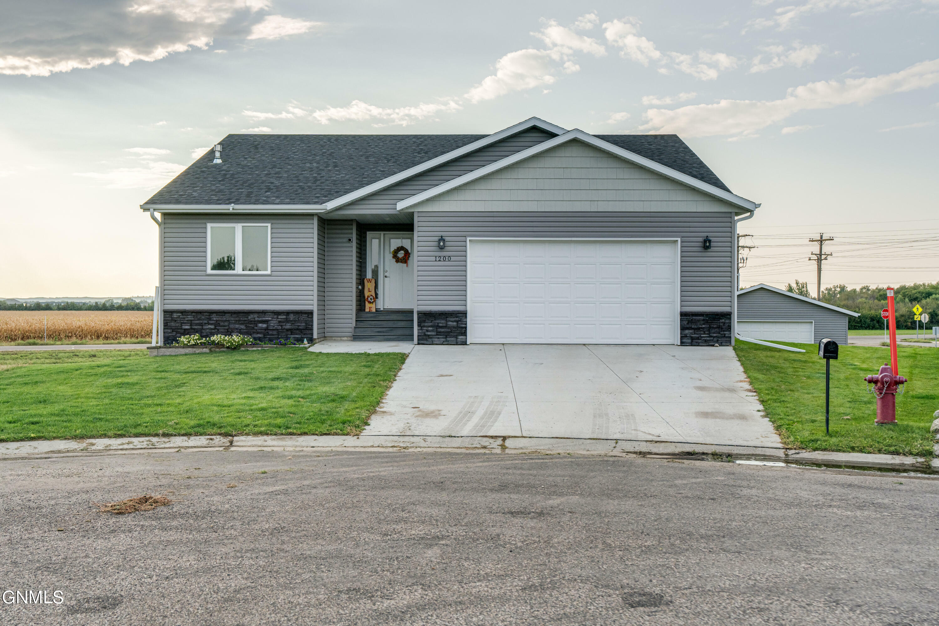 Property Photo:  1200 Empire Circle  ND 58504 