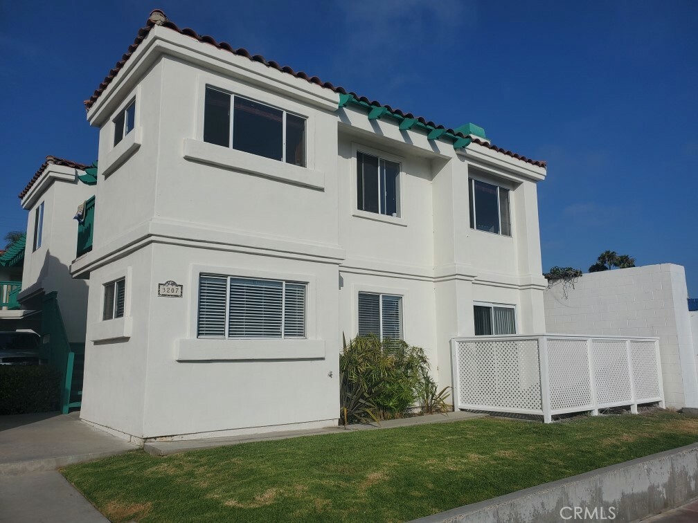 Property Photo:  3207 S El Camino Real A  CA 92672 