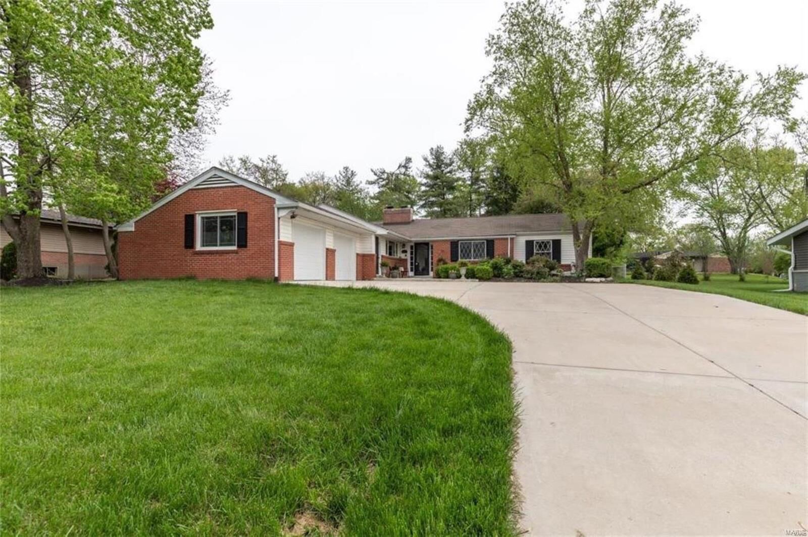 Property Photo:  11 Morwood Lane  MO 63141 