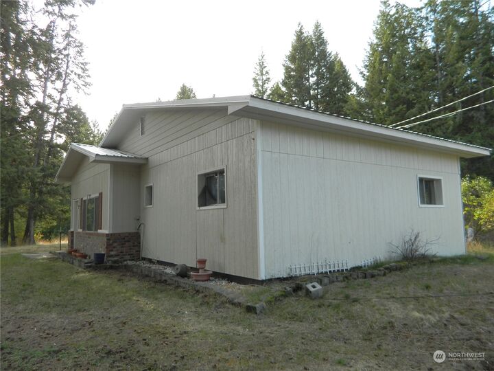 MLS2173486 9 Forest Edge Road, Oroville, WA 98844