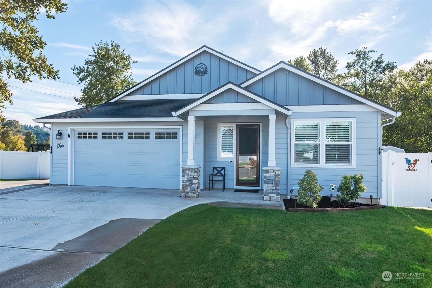 Property Photo: 121 Crown Point Road WA 98632
