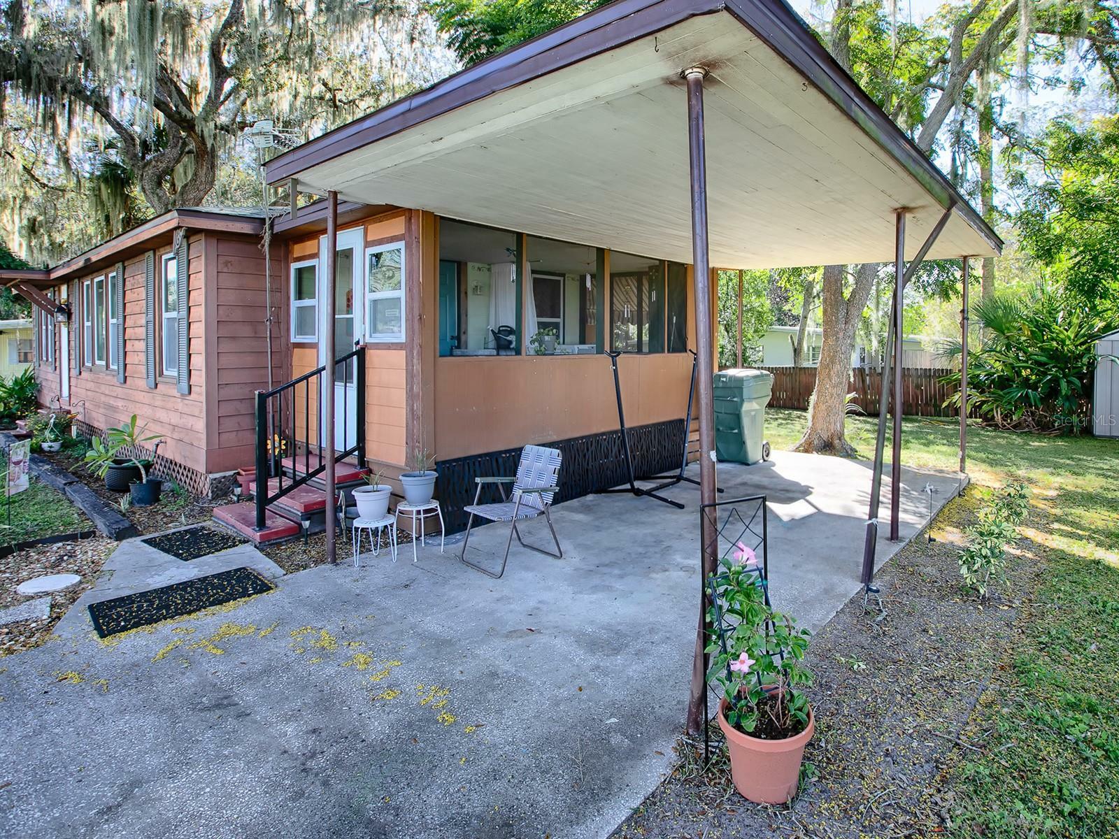 Property Photo:  1219 Lee Street  FL 34748 