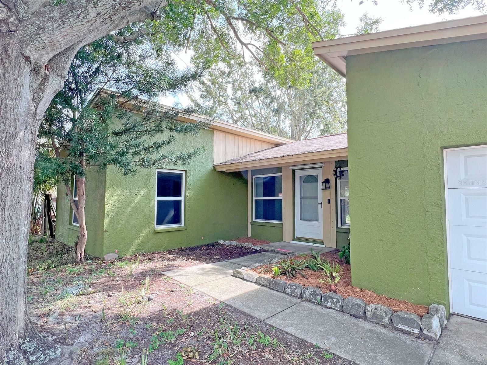 Property Photo:  10106 Benbrook Court  FL 33615 