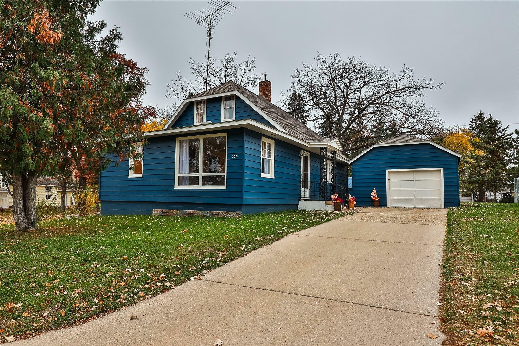 Property Photo:  223 Main Street NW  MN 56464 