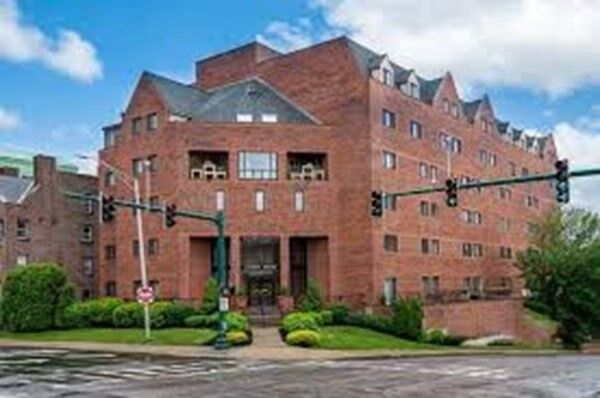 Property Photo: 44 Elm St 302 MA 01609
