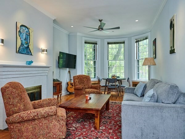 Property Photo:  354 Beacon St. 5  MA 02116 