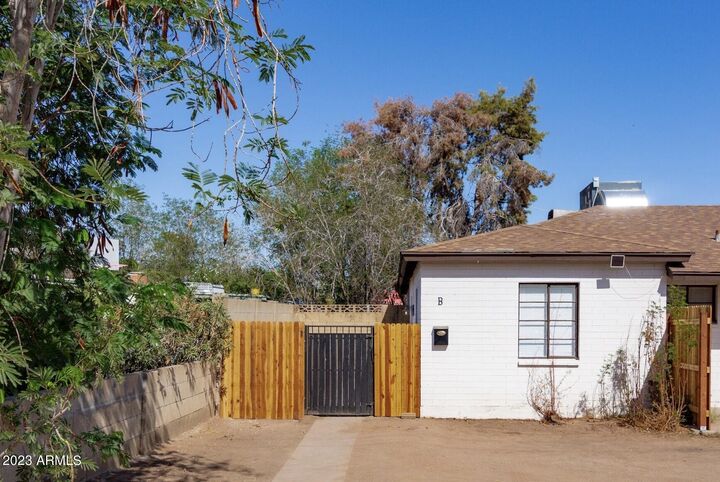 Property Photo:  2742 E Willetta Street B  AZ 85008 