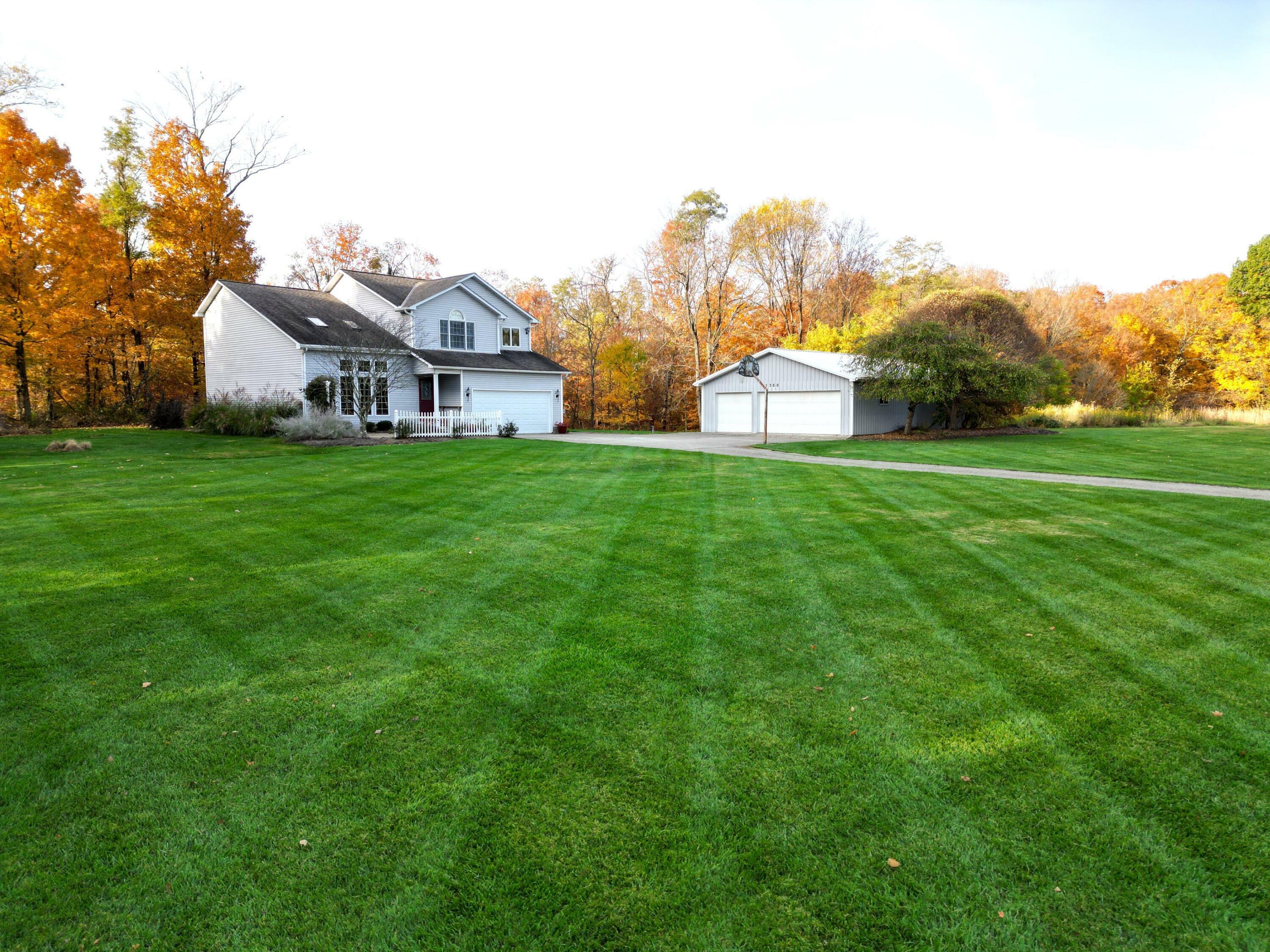 Property Photo:  1368 Coonpath Road NW  OH 43130 