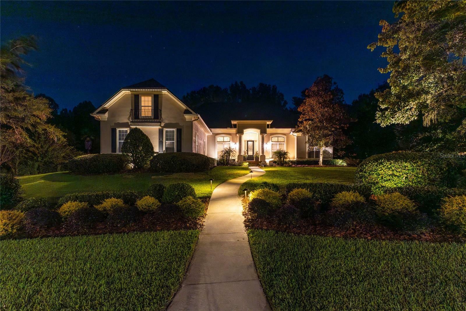 Property Photo: 8714 SW 38th Avenue FL 32608
