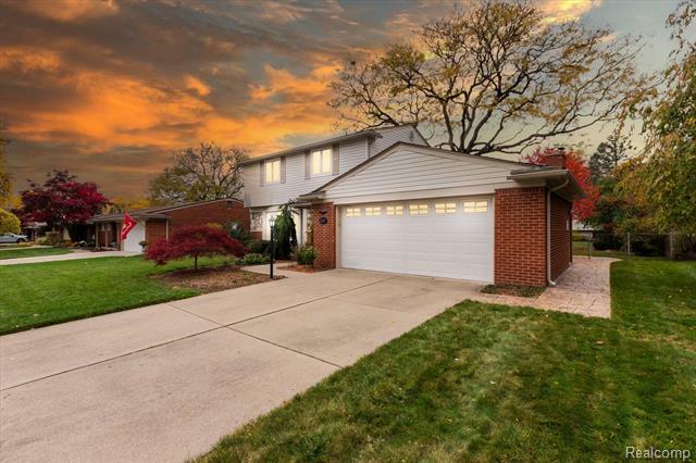 Property Photo:  15543 Golfview Street  MI 48154 