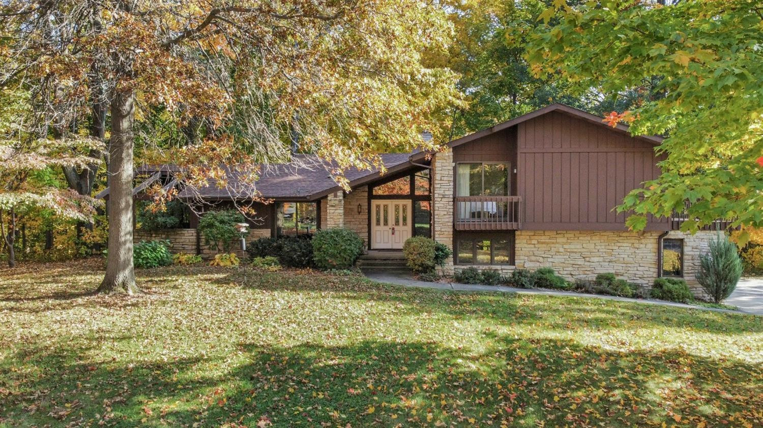 Property Photo: 1147 N 400 IN 46304