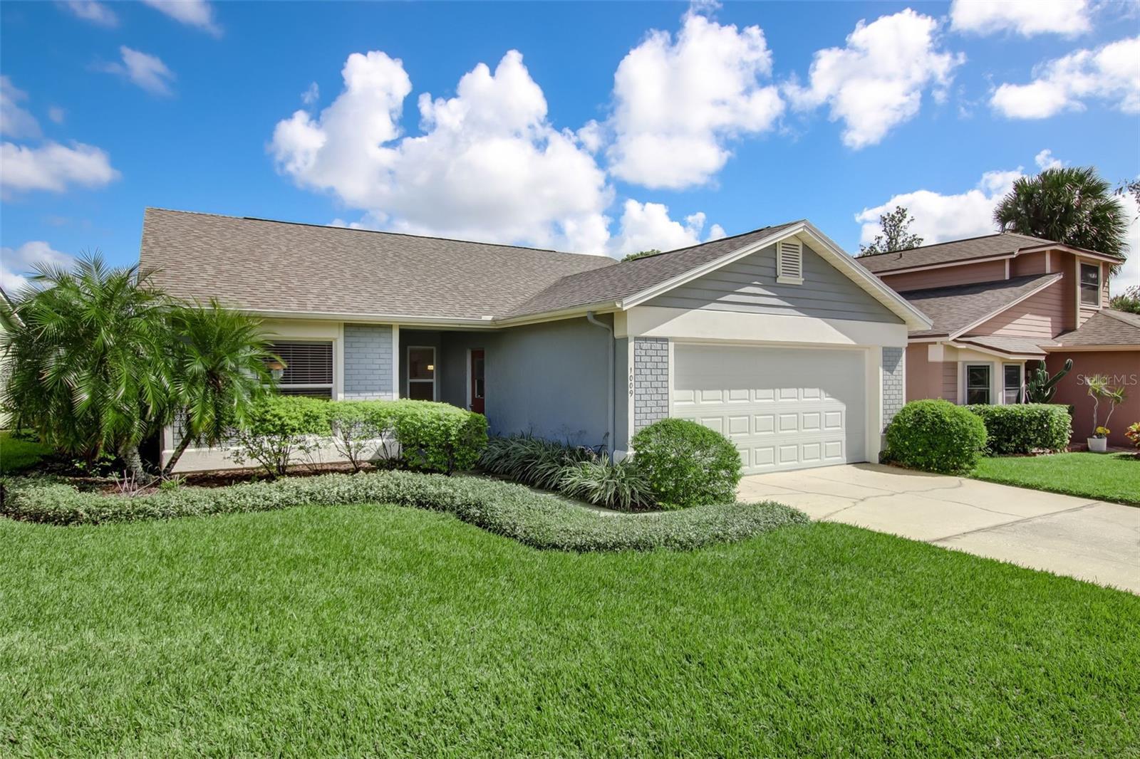 Property Photo: 1009 Horton Court FL 32765