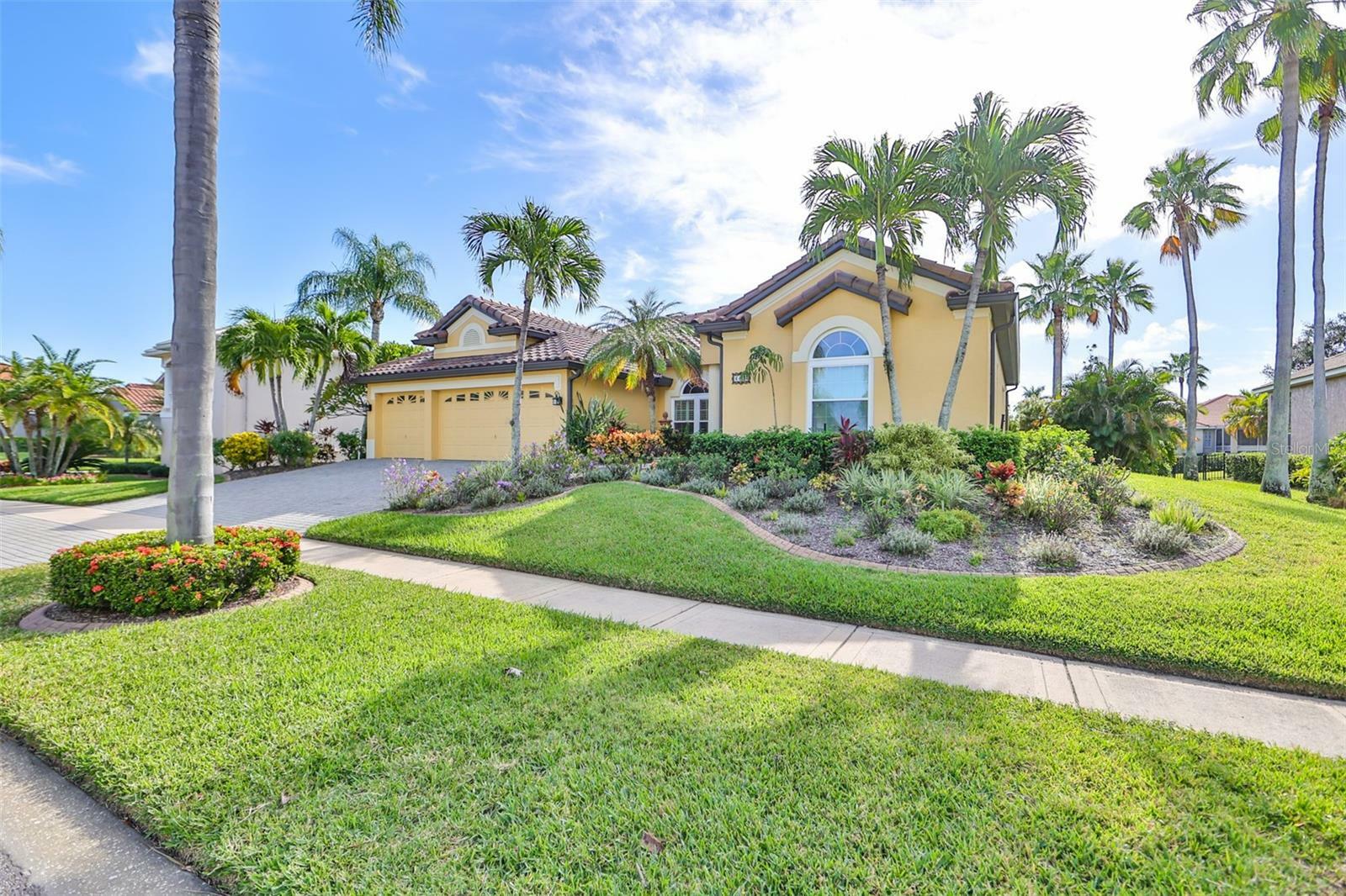 Property Photo:  6406 Rubia Circle  FL 33572 