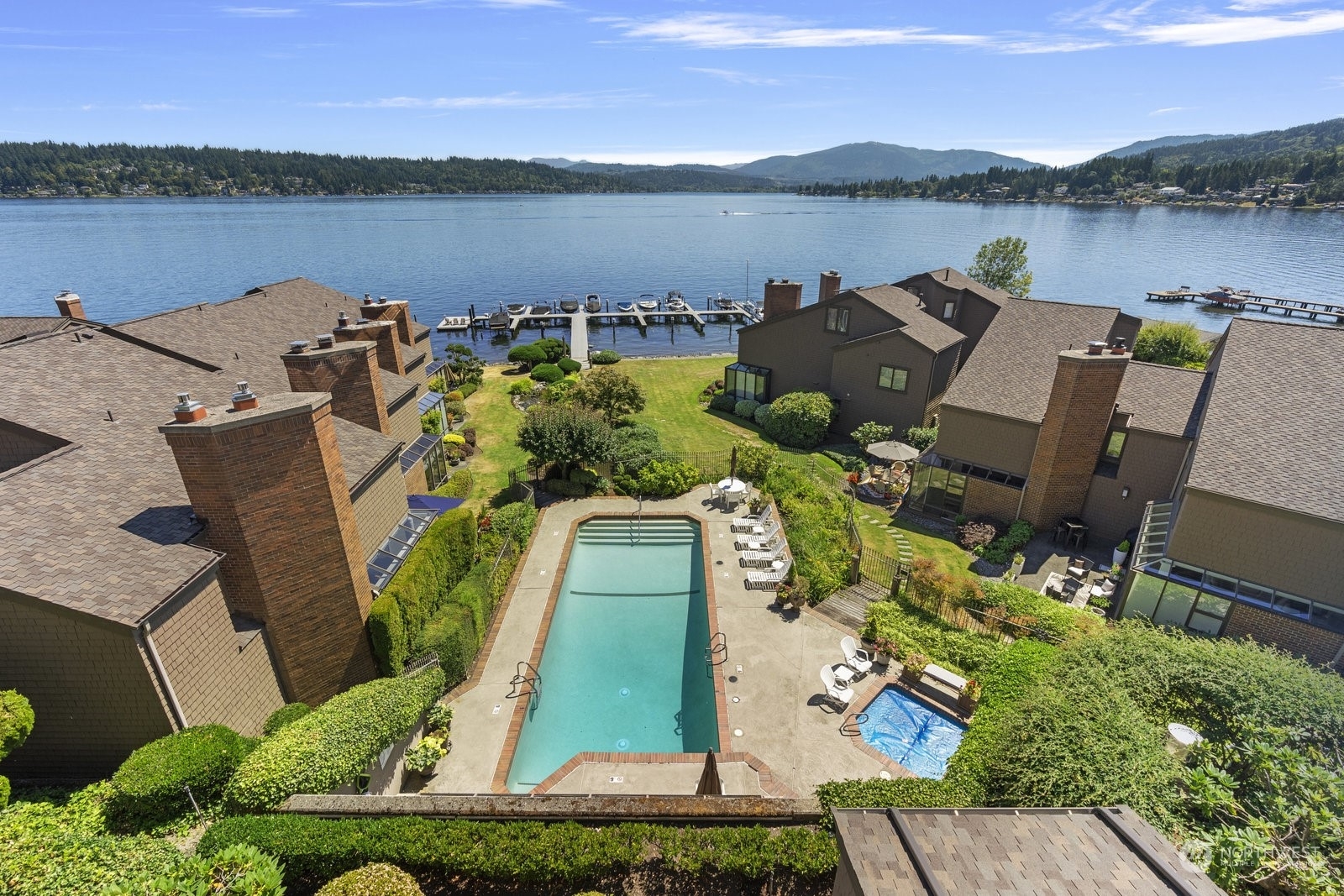 Property Photo:  3110 W Lake Sammamish Parkway SE 27  WA 98008 