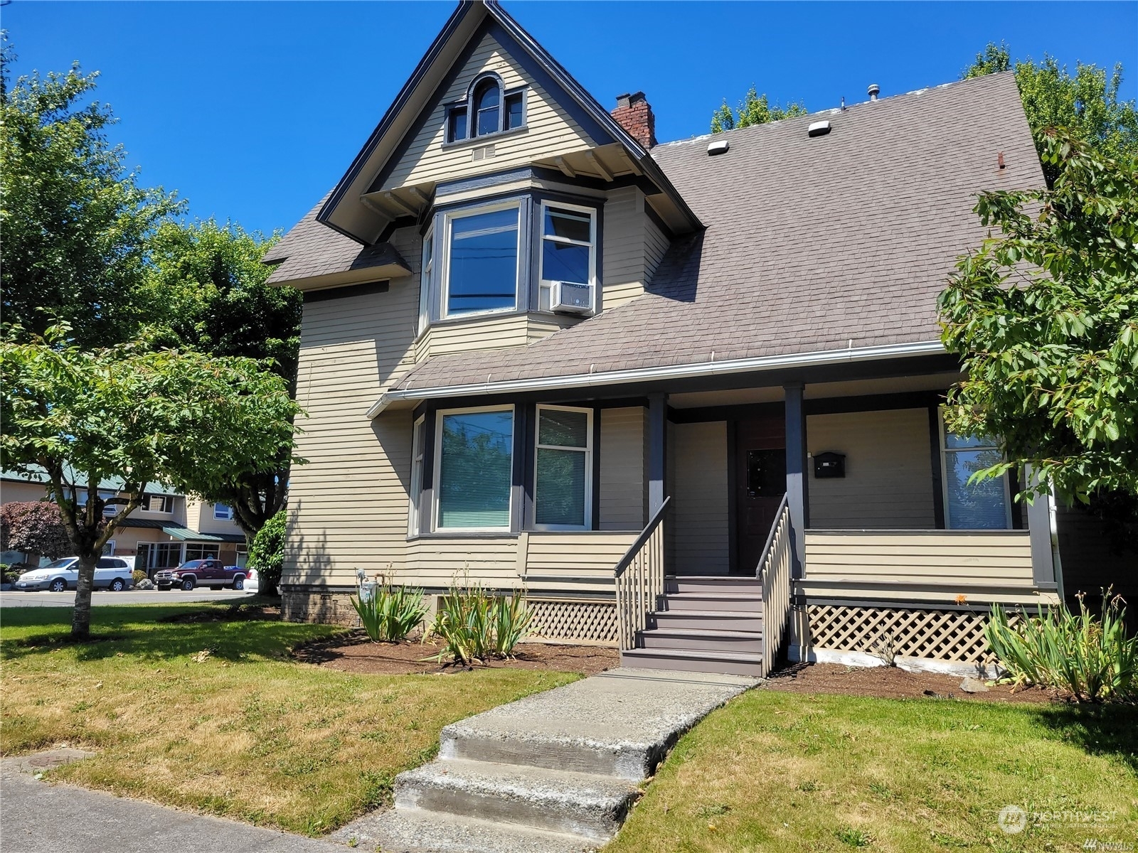 Property Photo:  3631 Colby Avenue  WA 98201 