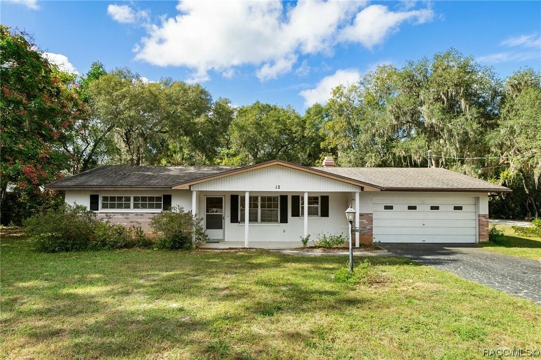 Property Photo:  12 N Braemar Drive  FL 34450 