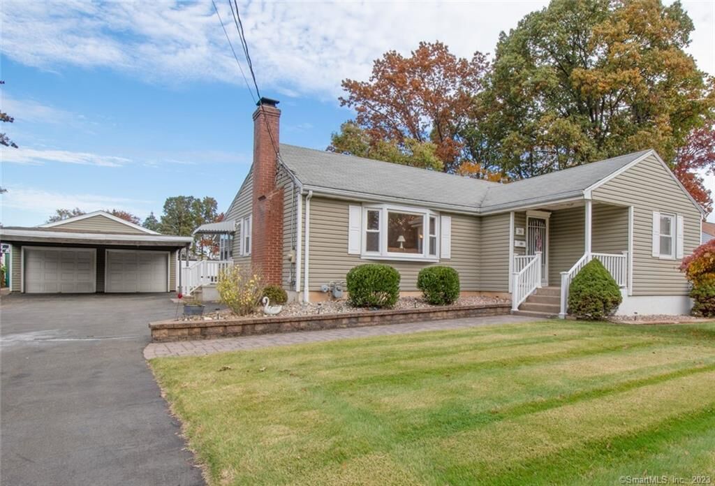 Property Photo:  30 Woodmere Road  CT 06111 