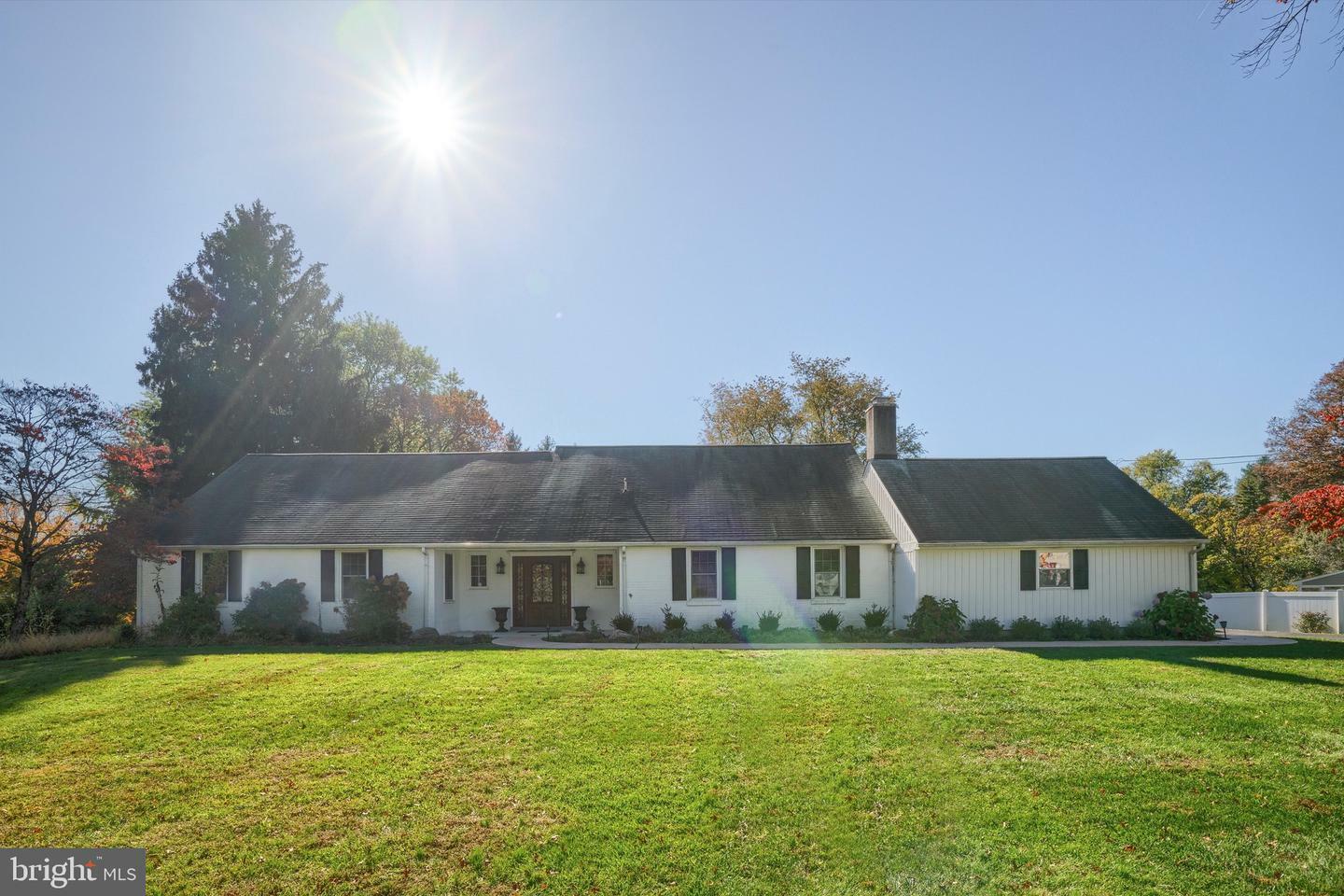 Property Photo: 14 Wells Fleet Way PA 19063