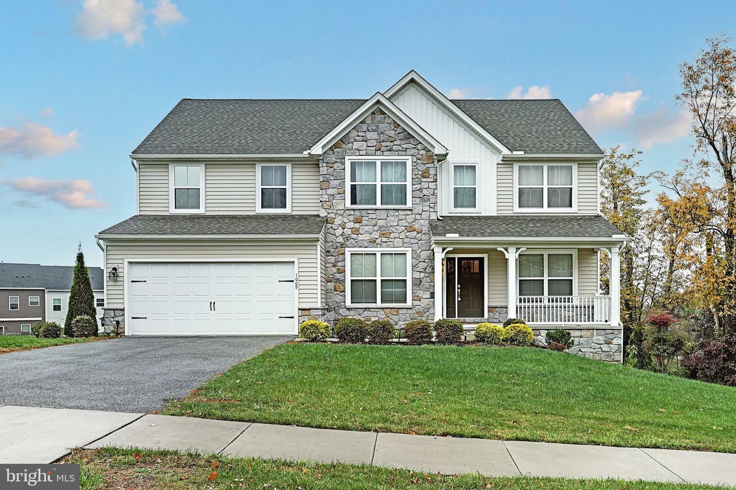 Property Photo: 1009 Glen View Drive PA 17403