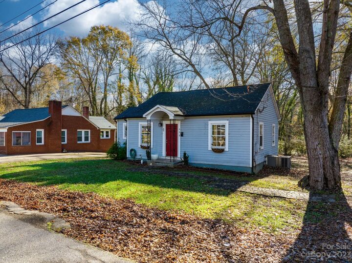 Home for sale in Lincolnton 448 E Rhodes Street, Lincolnton, NC 28092