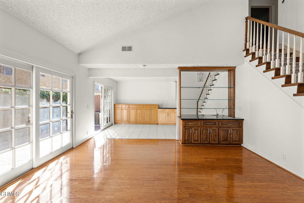 Property Photo: 634 W Huntington Drive 3 CA 91007