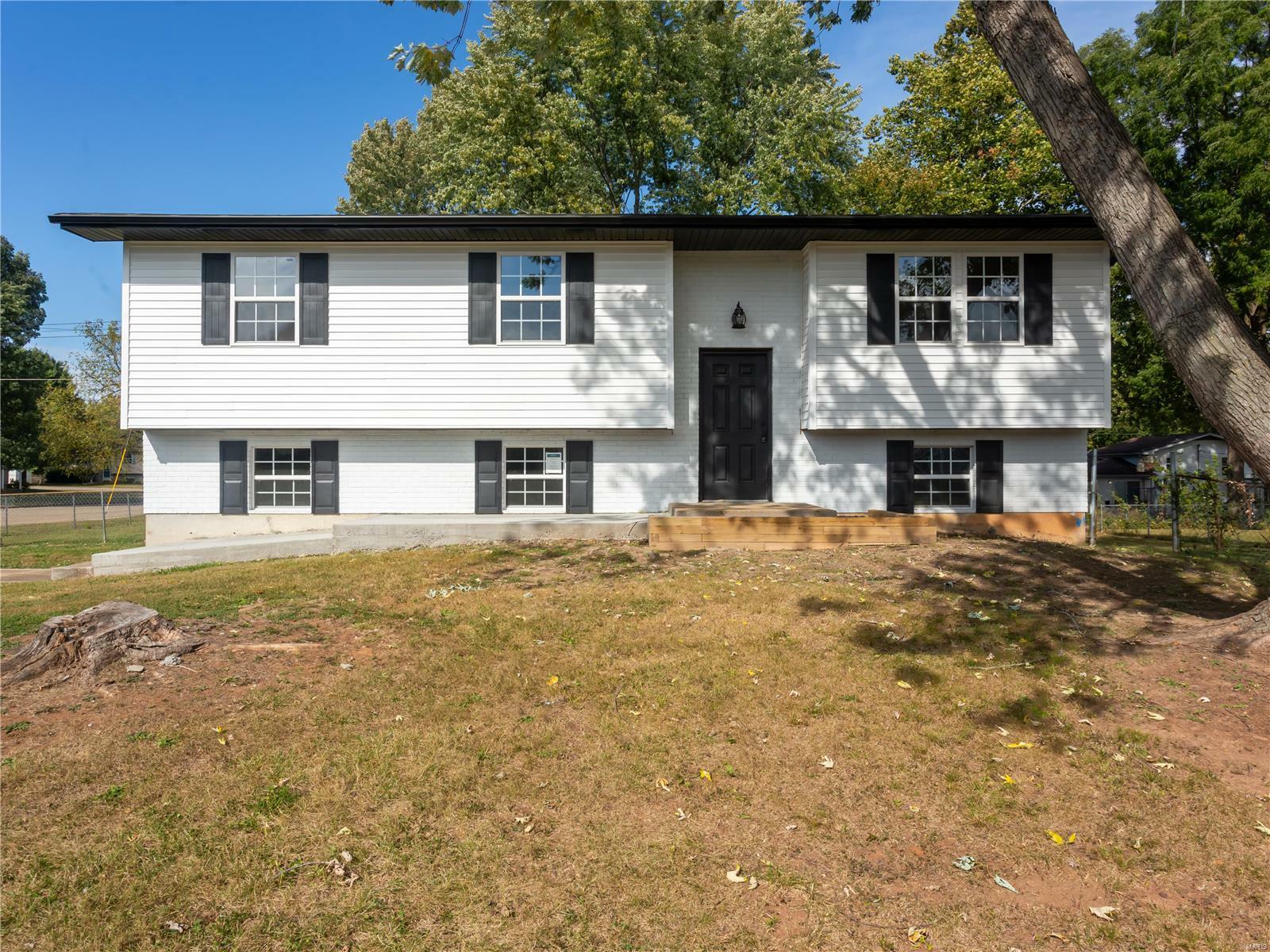 Property Photo:  601 Louise Street  MO 63640 