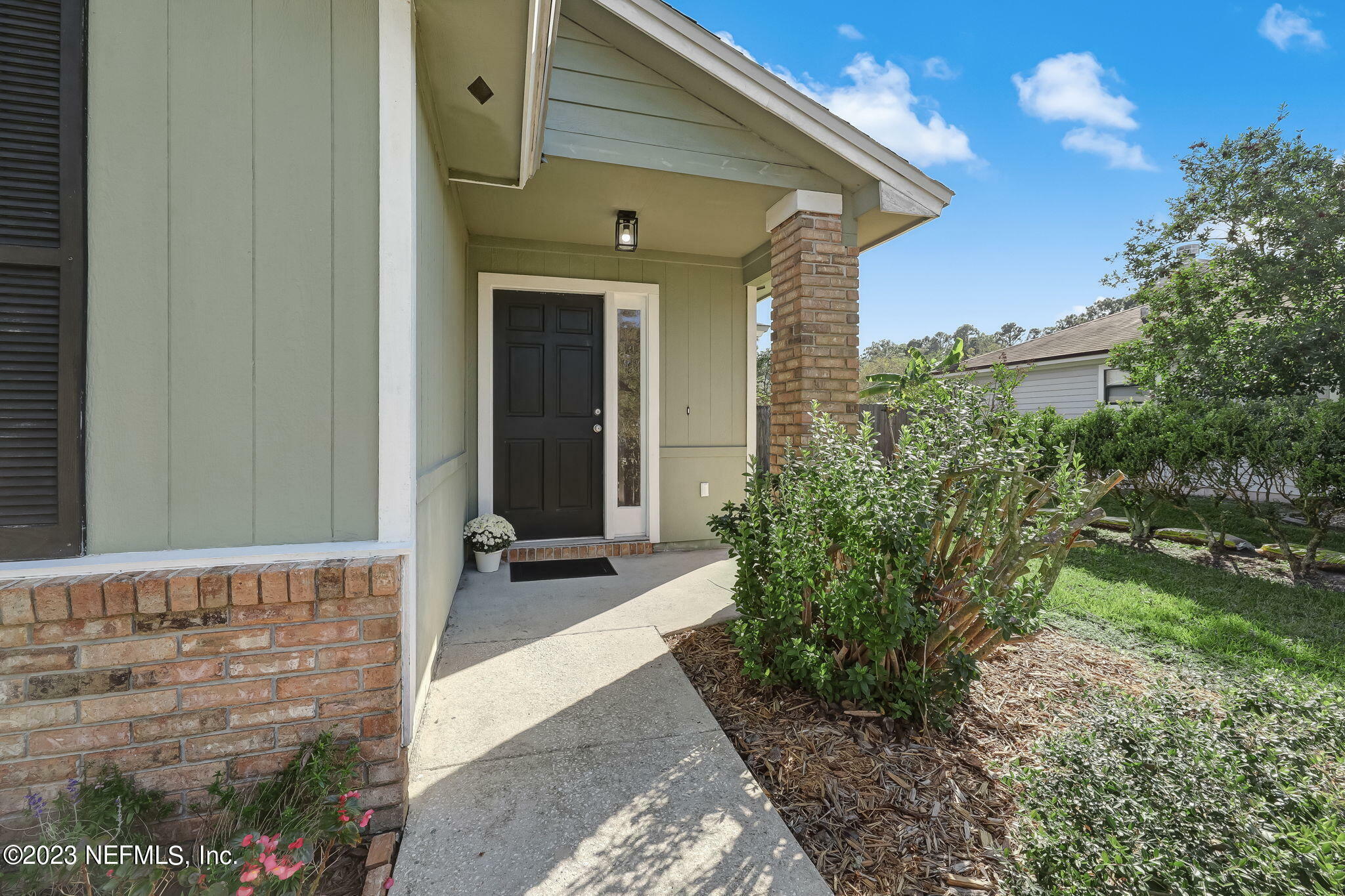 Property Photo: 12458 Betony Ct FL 32225